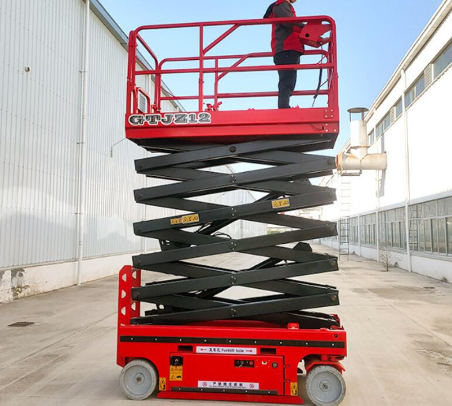 博乐自行走移动式升降机